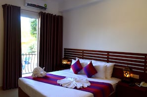 Deluxe King Room | Balcony