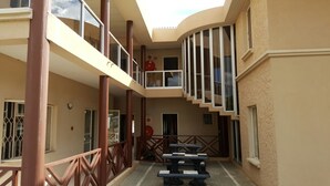 Courtyard - Minestone Hotel (Francistown)