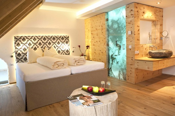 Double Room, Balcony | In-room safe, free WiFi, bed sheets
