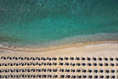 “Kiotari Miraluna Beach Resort”