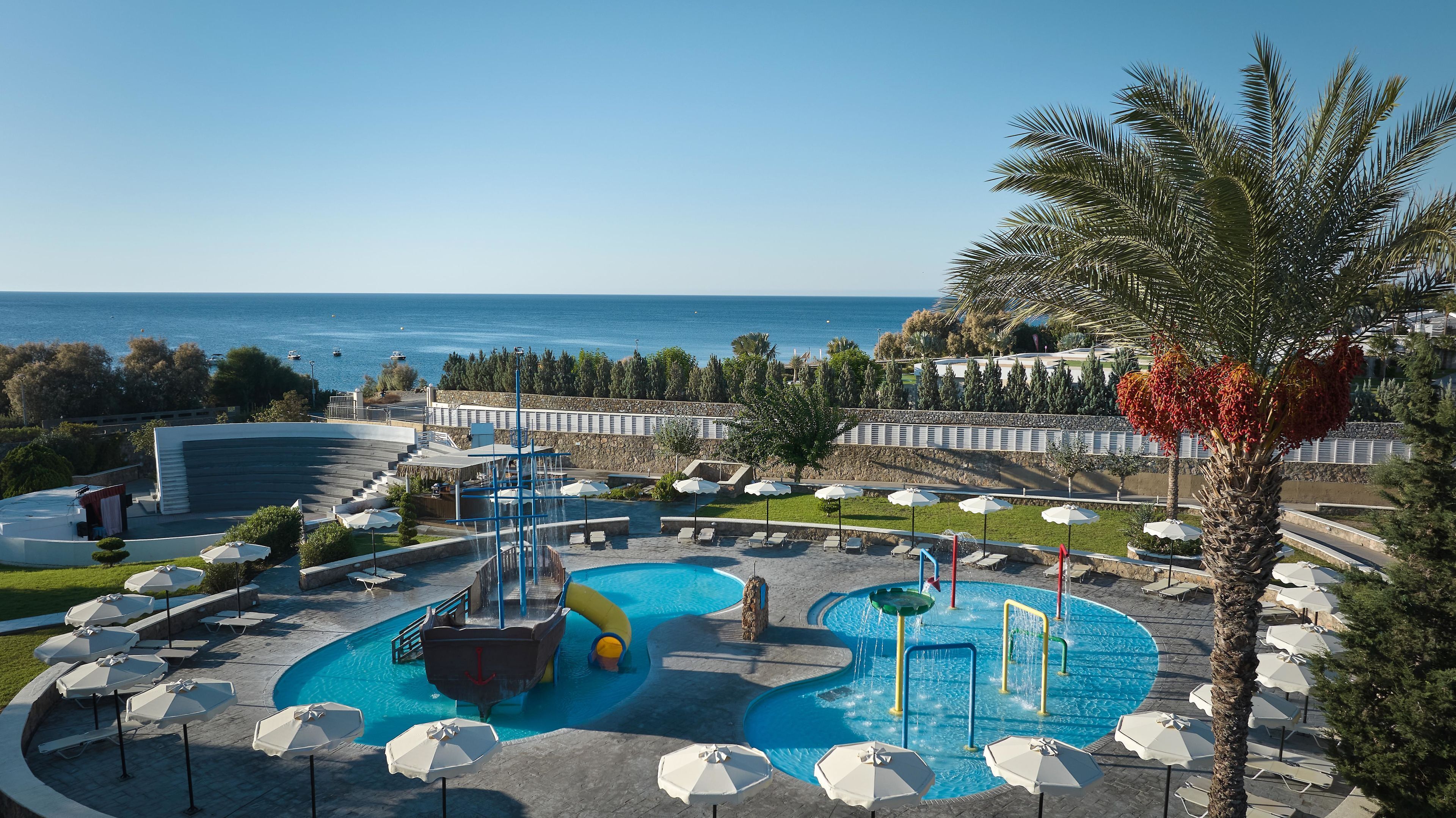 5 outdoor pools, pool umbrellas, sun loungers