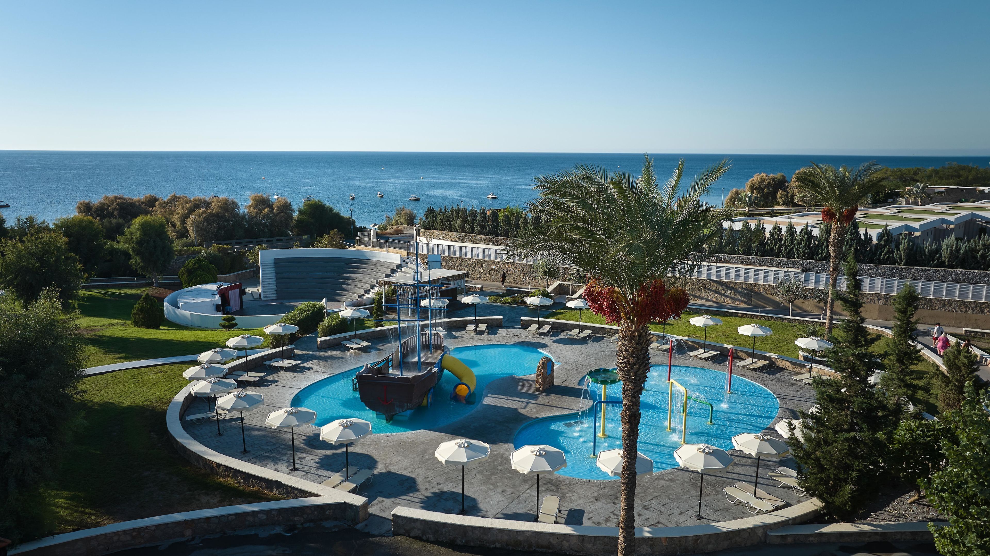 游泳池