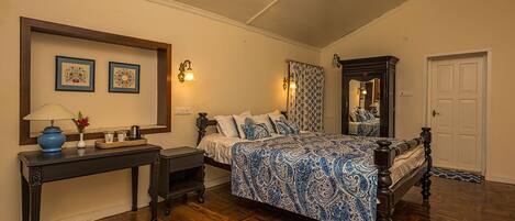 Victorian Room  | In-room safe, individually decorated, individually furnished, desk