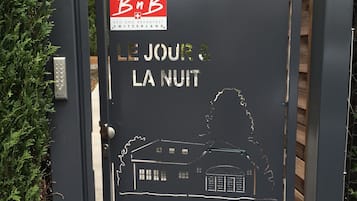 EntrĂ©e de lâhĂ©bergement