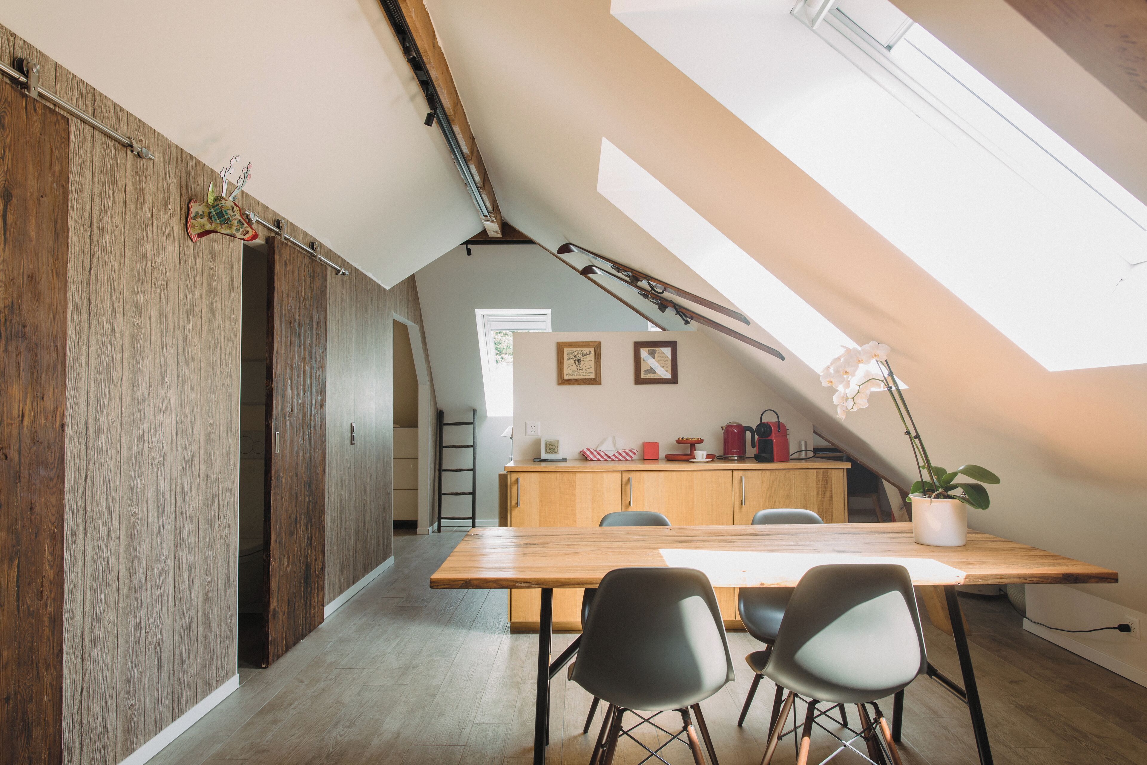 Luxe resortwoning, 3 slaapkamers (Lac) | Luxe beddengoed, donsdekens, een bureau, verduisterende gordijnen