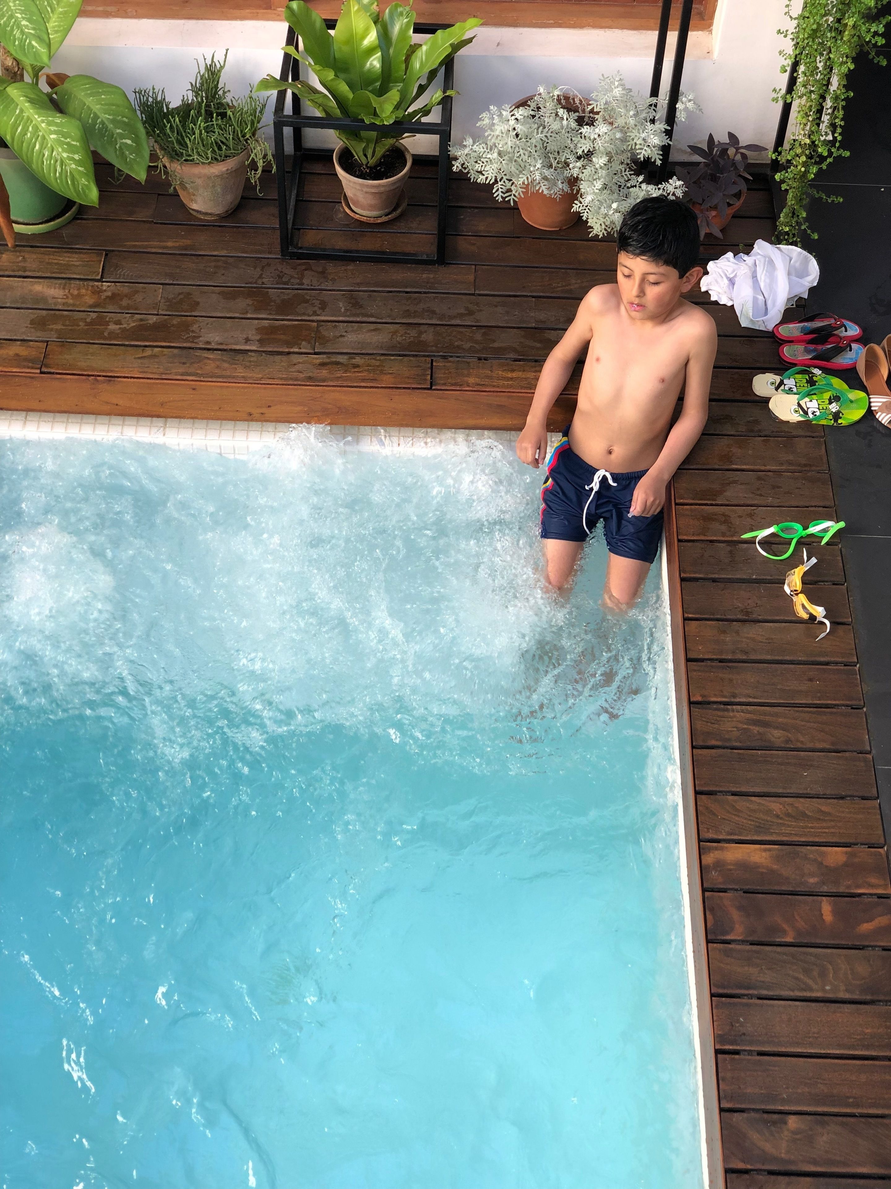 outdoor pool, pool loungers