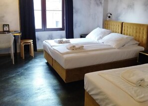 Triple Room, Private Bathroom | Desk, free WiFi, bed sheets - Chillout Hostel Zagreb (Zagreb)