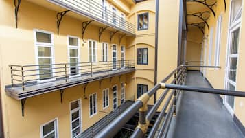 Habitación doble, baño privado | Balcón