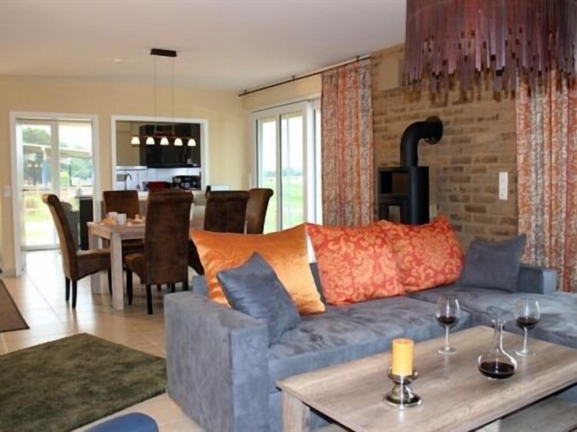 comfort bungalow, ensuite (solanum) | 1 bedroom, hypo-allergenic bedding, free cots/infant beds, bed sheets