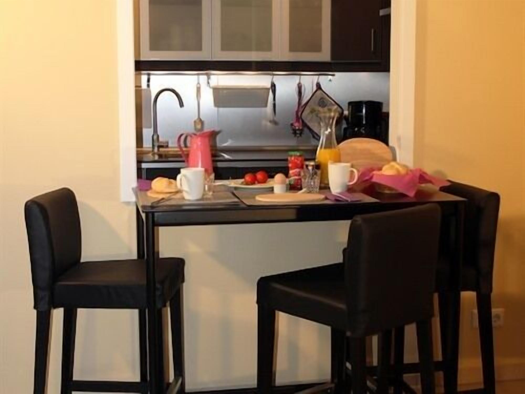 comfort apartment, ensuite (kamaahr) | 1 bedroom, hypo-allergenic bedding, free cots/infant beds, bed sheets