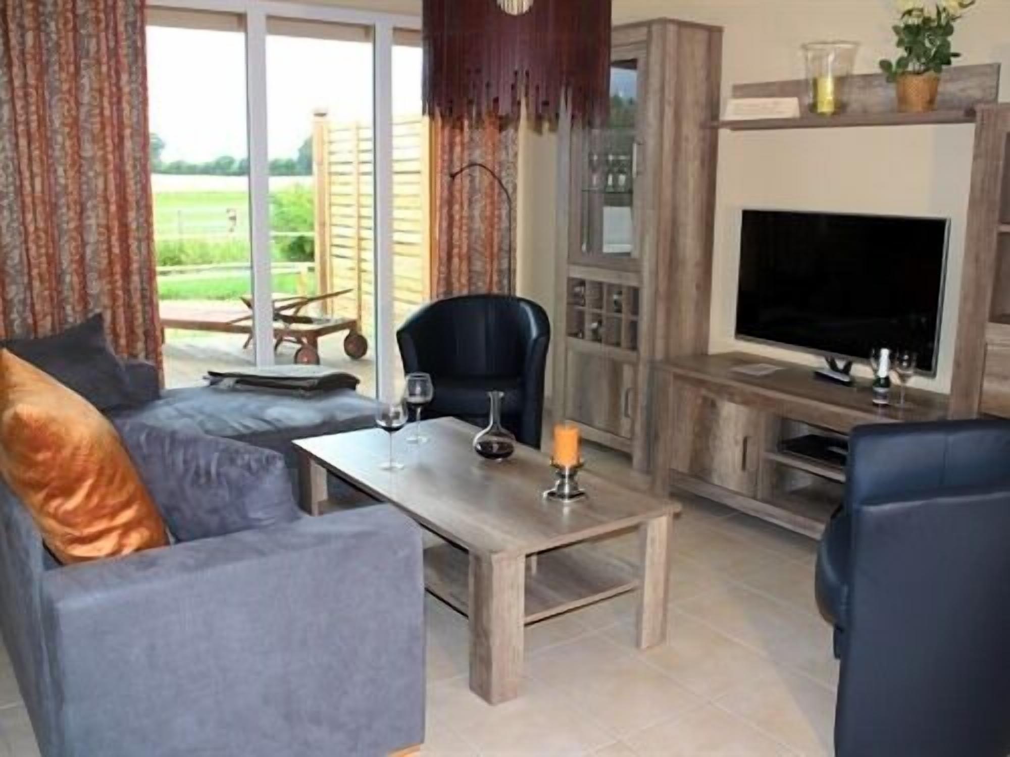 comfort bungalow, ensuite (solanum) | 1 bedroom, hypo-allergenic bedding, free cots/infant beds, bed sheets