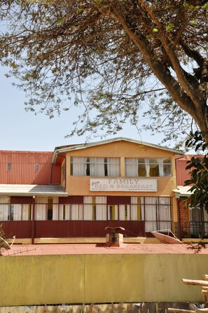 Front of property - Family Cozy Bed & Breakfast (Addis Ababa)