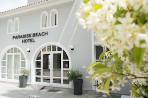 Front of property - Paradise Beach Hotel (Zakynthos)