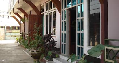 Nanda Wunn Hotel - Hostel