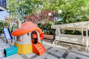 Children’s play area – outdoor - Hotel Verona (Cesenatico)
