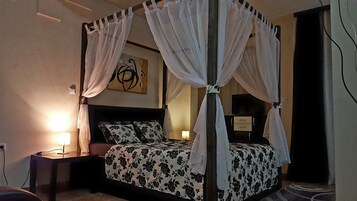 舒适双人房 | 迷你吧、客房内保险箱、办公桌、熨斗/熨板