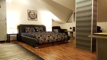 Deluxe-Apartment, 1 Schlafzimmer | Minibar, Zimmersafe, Schreibtisch, Bügeleisen/Bügelbrett