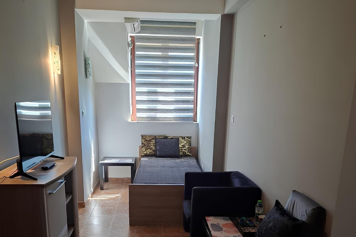 Comfort Twin Room | In-room safe, iron/ironing board (on request), WiFi (free), bed sheets