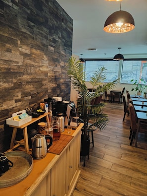 Daily buffet breakfast for a fee - Leuven City Hostel (Leuven)