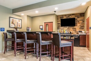 Bar (on property) - Cobblestone Hotel & Suites - Greenville (Greenville)