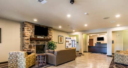 Cobblestone Hotel & Suites - Greenville