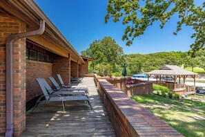 House, 3 Bedroom, 3 Bath, Lake Front | Terraza o patio