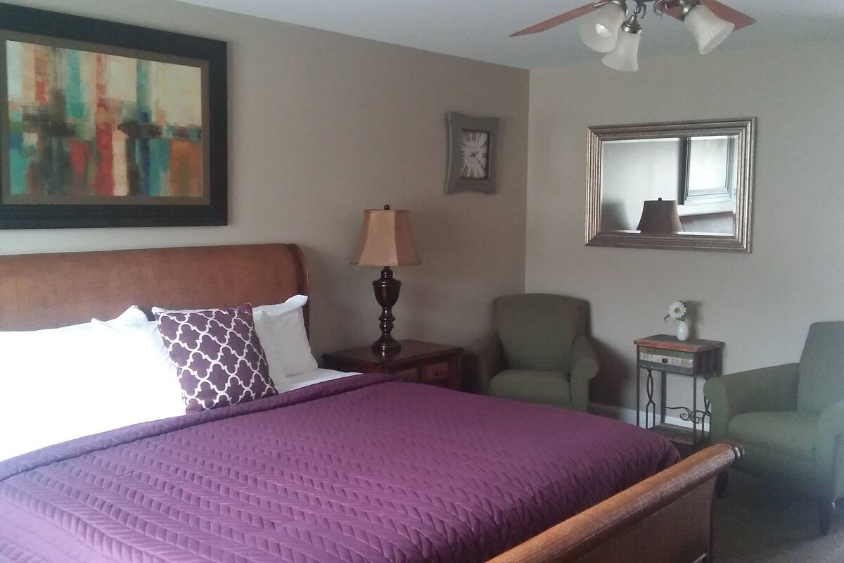 Standard Room, 1 King Bed | Iron/ironing board, free cots/infant beds, individually decorated