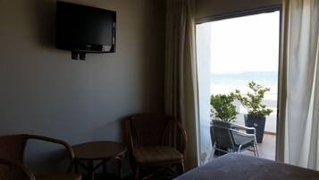 Premium bedding, minibar, in-room safe, iron/ironing board