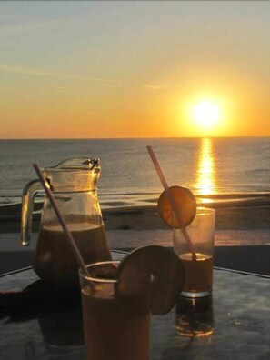 ห้องแฟมิลี่สำหรับสี่ท่าน, ระเบียง, เห็นวิวมหาสมุทรบางส่วน (Super Beach)
