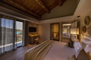 Villa Montecristo | 1 bedroom, premium bedding, minibar, in-room safe