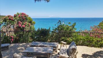 Villa (Capraia) | Vistas al agua