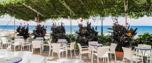 Breakfast, lunch and dinner served  - Hotel Beau Sejour (Alassio)