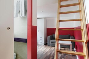 Living room - Ballhaus Berlin Hostel (Berlin)