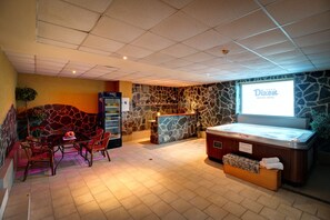 Indoor spa tub - Hotel Dixon (Banska Bystrica)