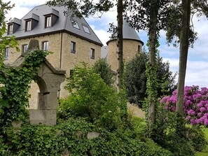 Exterior - Manoir de Kergrec'h (Plougrescant)