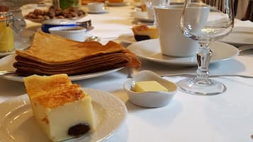Petit déjeuner continental servi tous les jours en supplément