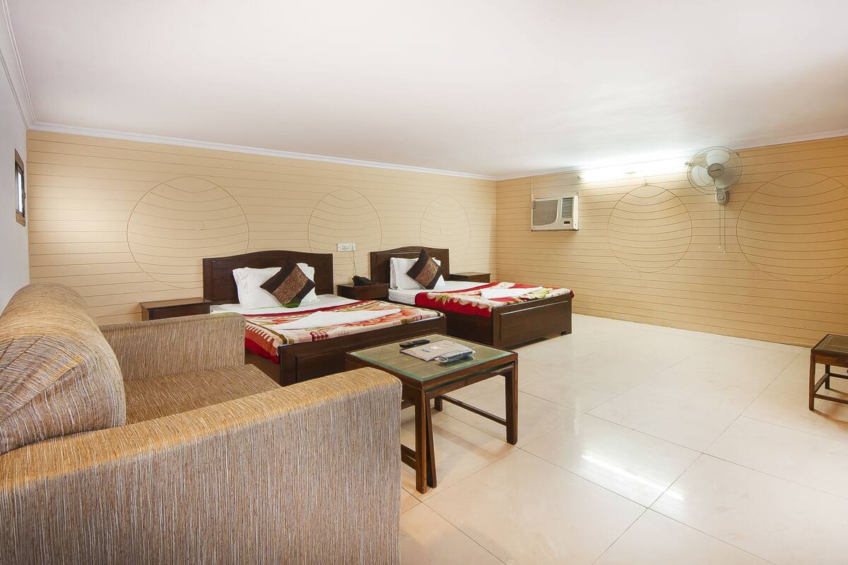 Desk, iron/ironing board, rollaway beds, free WiFi