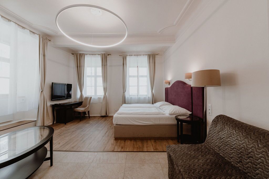 Basic-Doppelzimmer, 1 Schlafzimmer | Schreibtisch, kostenloses Internet per Kabel, Bettwäsche