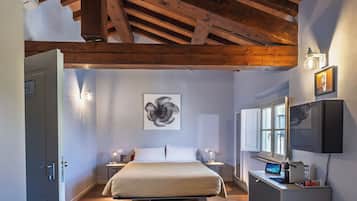 Suite Supérieure, 2 chambres, vue cour intérieure | 2 chambres, couette en duvet d'oie, minibar