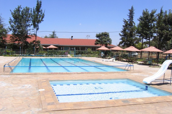 3 outdoor pools