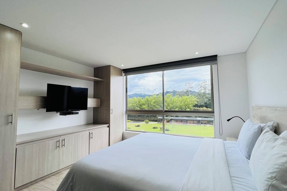 standard double room | 1 bedroom, in-room safe, desk, blackout curtains