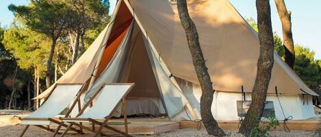 Premium bedding, free WiFi, bed sheets