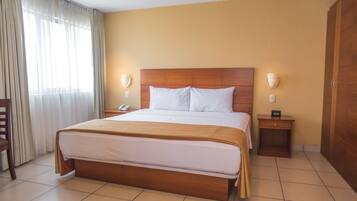 Hypo-allergenic bedding, in-room safe, desk, laptop workspace