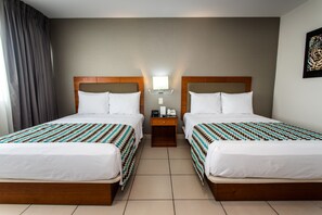 Standard Room, 2 Twin Beds, Non Smoking | Hypo-allergenic bedding, in-room safe, desk, laptop workspace - Wyndham Costa del Sol Pucallpa (Callería)