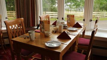 Daily full breakfast (GBP 14.95 per person)