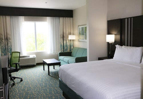 Holiday Inn Express & Suites Hendersonville SE - Flat Rock by IHG