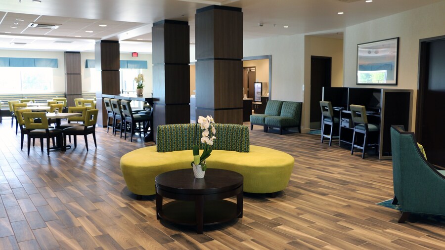 Holiday Inn Express & Suites Hendersonville SE - Flat Rock by IHG