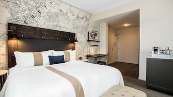 أغطية فراش متميزة وأسرّة بطبقة علوية مريحة ومكتب ومكواة/لوح كي