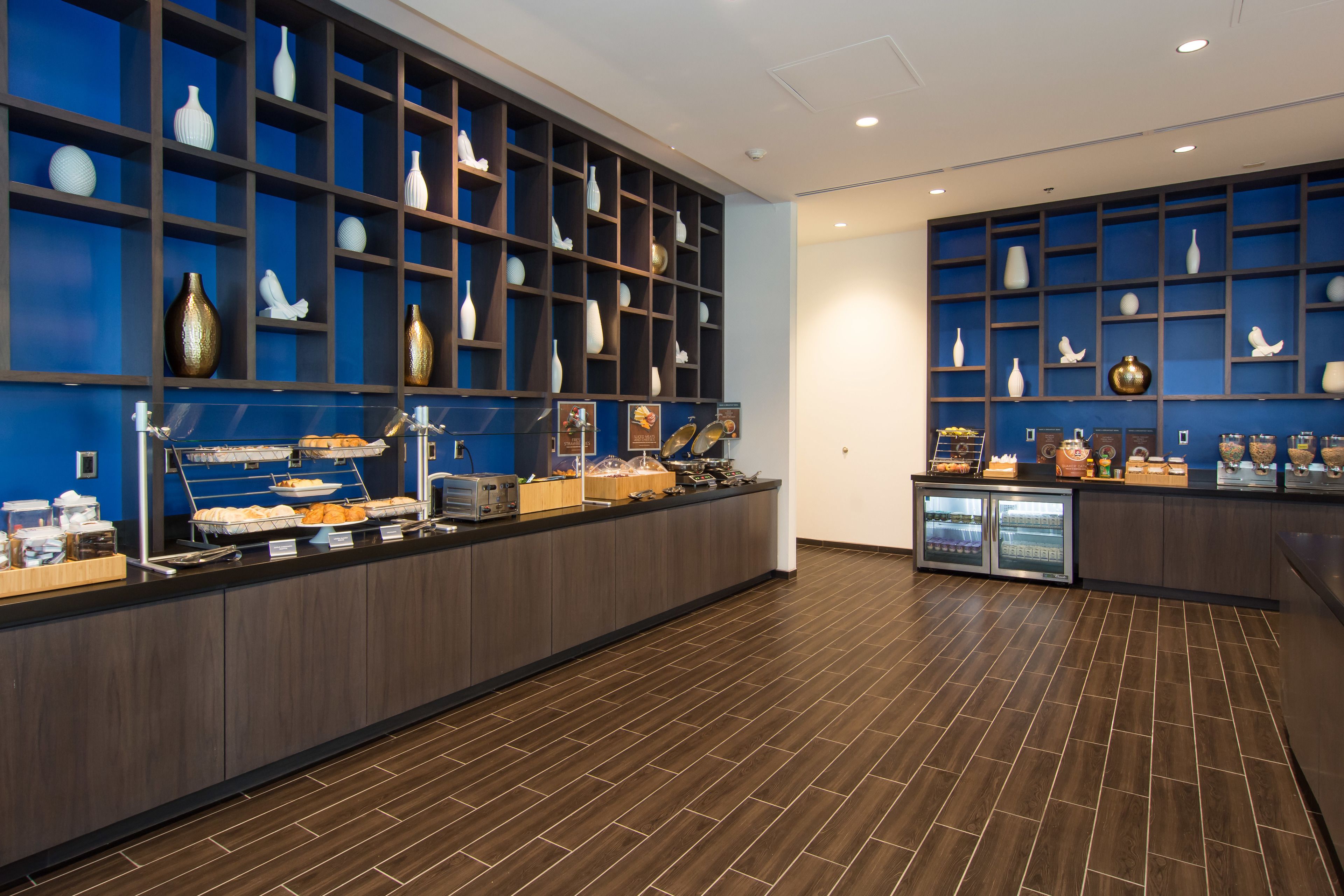 包含每日自助早餐