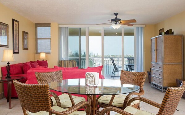 Condo, 2 chambres, balcon, vue sur la mer (Andros) | Aire de séjour
